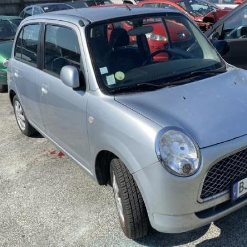 Pare choc arriere DAIHATSU TREVIS Photo n°8