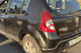 Boitier UCH DACIA SANDERO 1