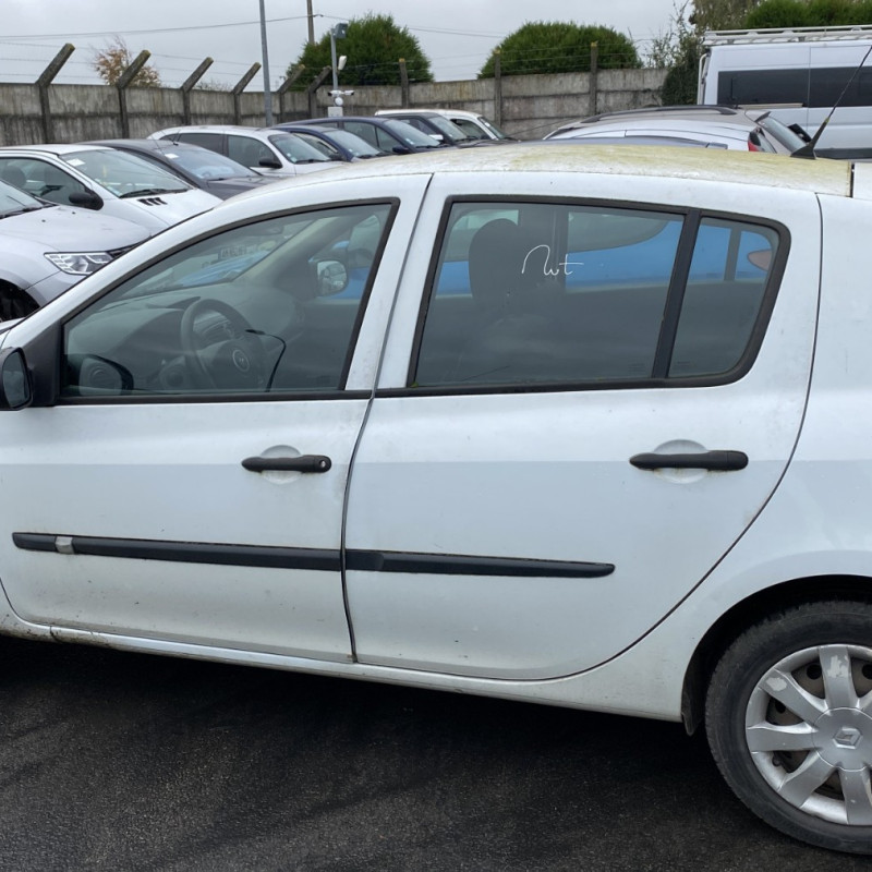 RENAULT CLIO 3 PHASE 2 1.5 DCI - 8V TURBO Photo n°6