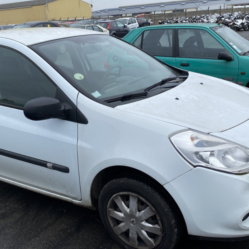 RENAULT CLIO 3 PHASE 2 1.5 DCI - 8V TURBO Photo n°7