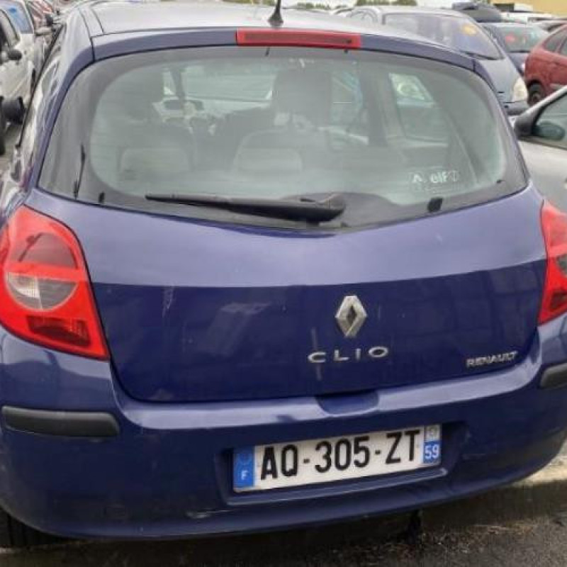 Pare choc arriere RENAULT CLIO 3 Photo n°14