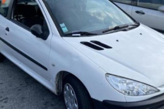 Pare choc arriere PEUGEOT 206