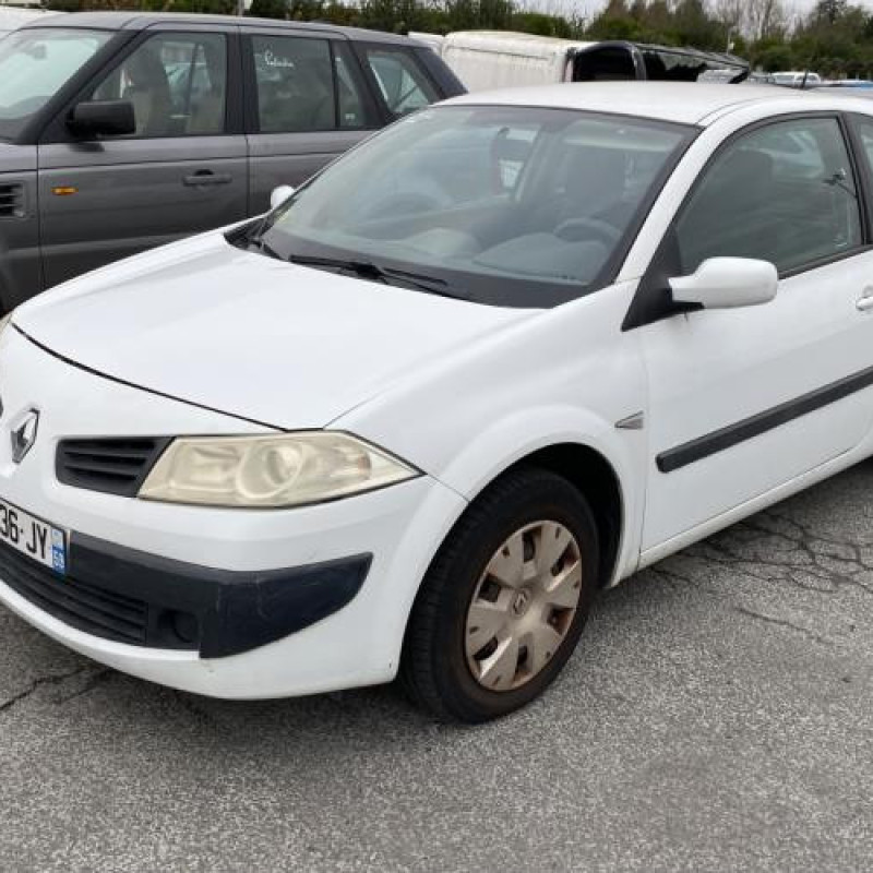 Pare choc arriere RENAULT MEGANE 2 Photo n°7