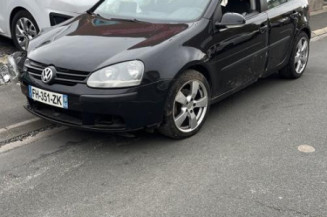 Pare choc arriere VOLKSWAGEN GOLF 5