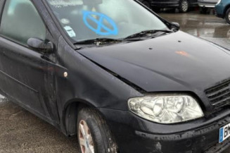 Custode arriere droit FIAT PUNTO 2