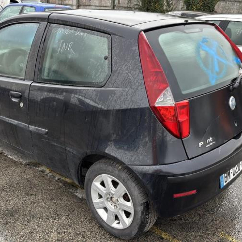 Custode arriere droit FIAT PUNTO 2 Photo n°8