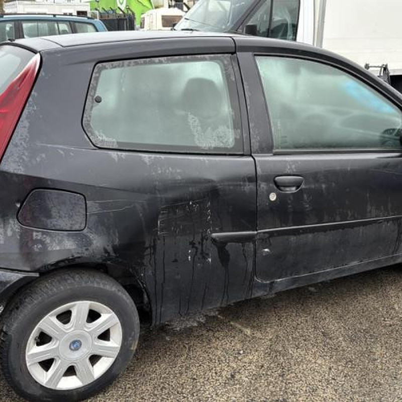 Custode arriere droit FIAT PUNTO 2 Photo n°10