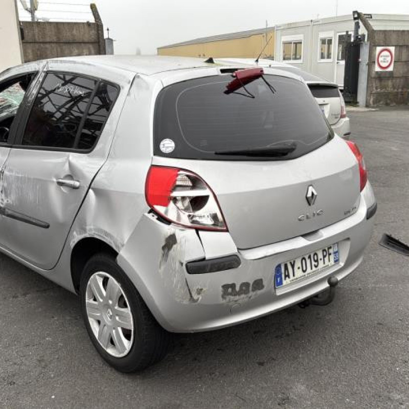 Boitier UCH RENAULT CLIO 3 Photo n°8