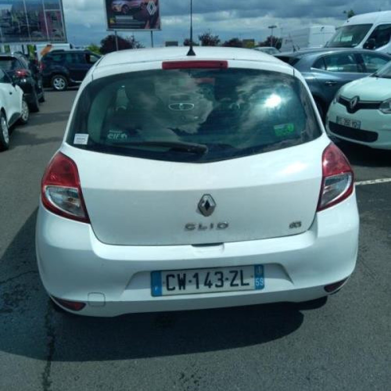 Boitier UCH RENAULT CLIO 3 Photo n°7