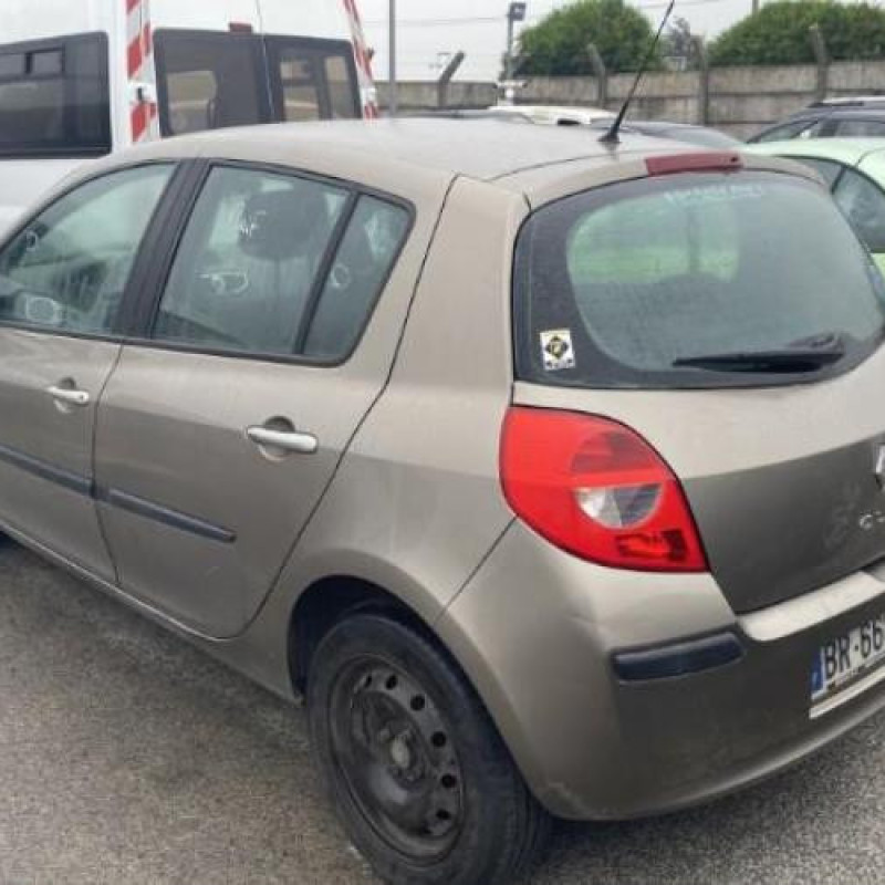 Boitier UCH RENAULT CLIO 3 Photo n°7