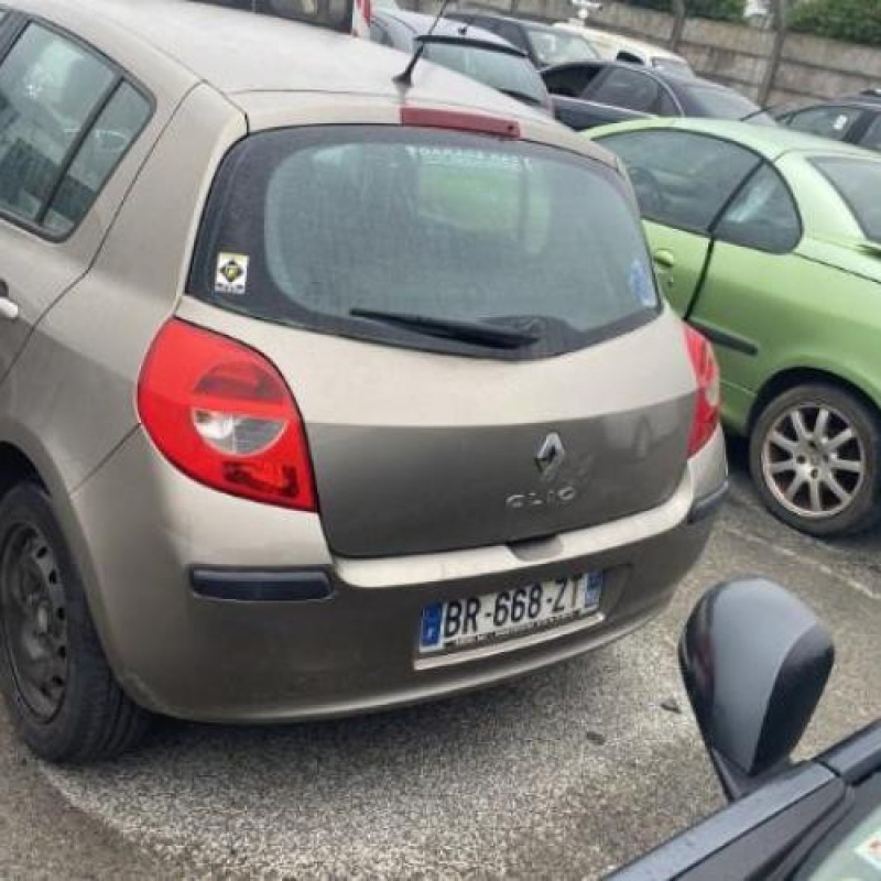 Boitier UCH RENAULT CLIO 3 Photo n°8