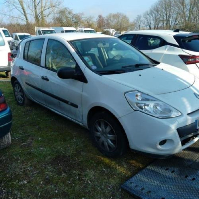 Boitier UCH RENAULT CLIO 3 Photo n°5