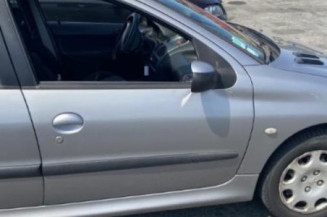 Pare choc arriere PEUGEOT 206