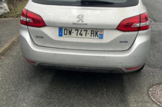 Poignee porte arriere gauche PEUGEOT 308 2 SW