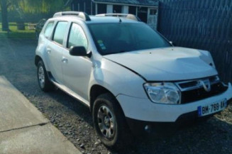 Pare choc arriere DACIA DUSTER 1