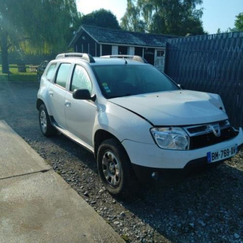 Pare choc arriere DACIA DUSTER 1 Photo n°9