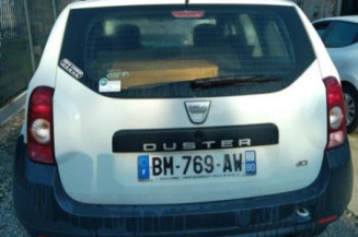 Pare choc arriere DACIA DUSTER 1