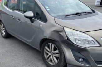 Pare choc arriere OPEL MERIVA B