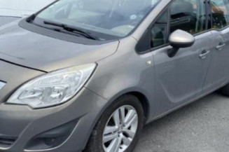 Pare choc arriere OPEL MERIVA B