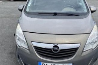 Pare choc arriere OPEL MERIVA B