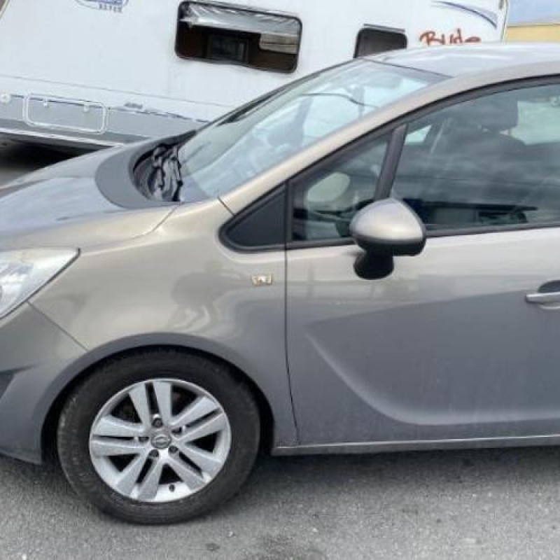 Pare choc arriere OPEL MERIVA B Photo n°15