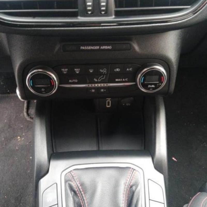 Poignee interieur arriere droit FORD FOCUS 4 Photo n°12