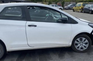 Custode arriere droit TOYOTA YARIS 3