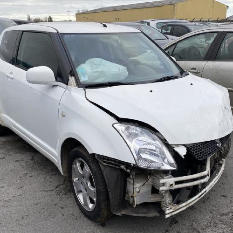 Pare choc arriere SUZUKI SWIFT 3 Photo n°9