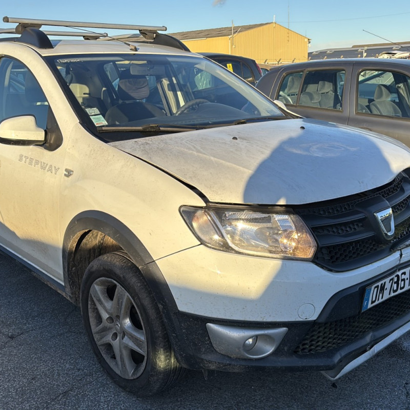 DACIA SANDERO 2 PHASE 1 0.9i - 12V TURBO TCE 90 Photo n°2