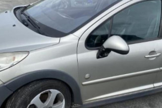 Pare choc arriere PEUGEOT 207