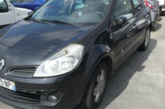 Pare choc arriere RENAULT CLIO 3 Photo n°1