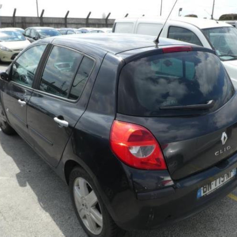 Pare choc arriere RENAULT CLIO 3 Photo n°4