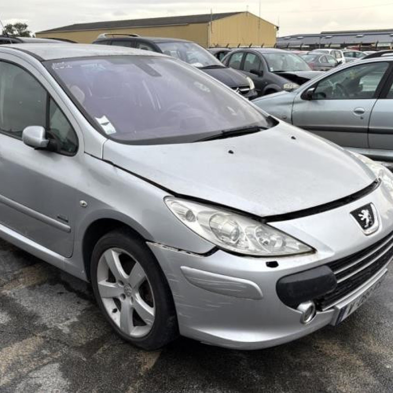 Pare choc arriere PEUGEOT 307 Photo n°8