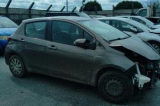 Poignee porte arriere gauche TOYOTA YARIS 3