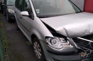 Pare choc arriere VOLKSWAGEN TOURAN 1