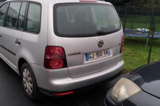 Pare choc arriere VOLKSWAGEN TOURAN 1