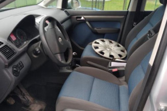 Pare choc arriere VOLKSWAGEN TOURAN 1