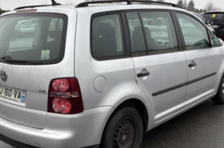 Pare choc arriere VOLKSWAGEN TOURAN 1