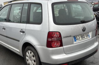 Pare choc arriere VOLKSWAGEN TOURAN 1