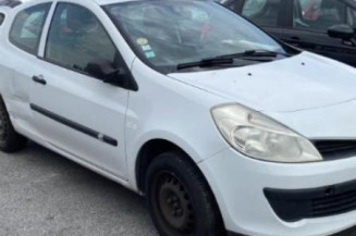 Pare choc arriere RENAULT CLIO 3