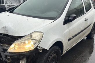 Pare choc arriere RENAULT CLIO 3