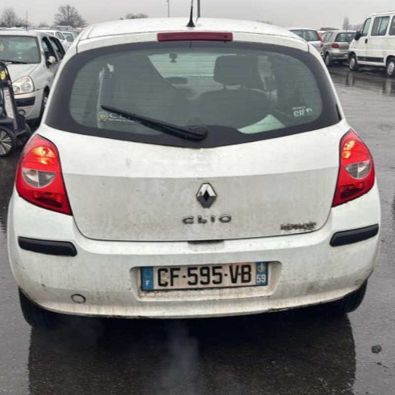 Pare choc arriere RENAULT CLIO 3 Photo n°14