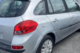 Custode arriere droit RENAULT CLIO 3