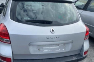 Custode arriere droit RENAULT CLIO 3