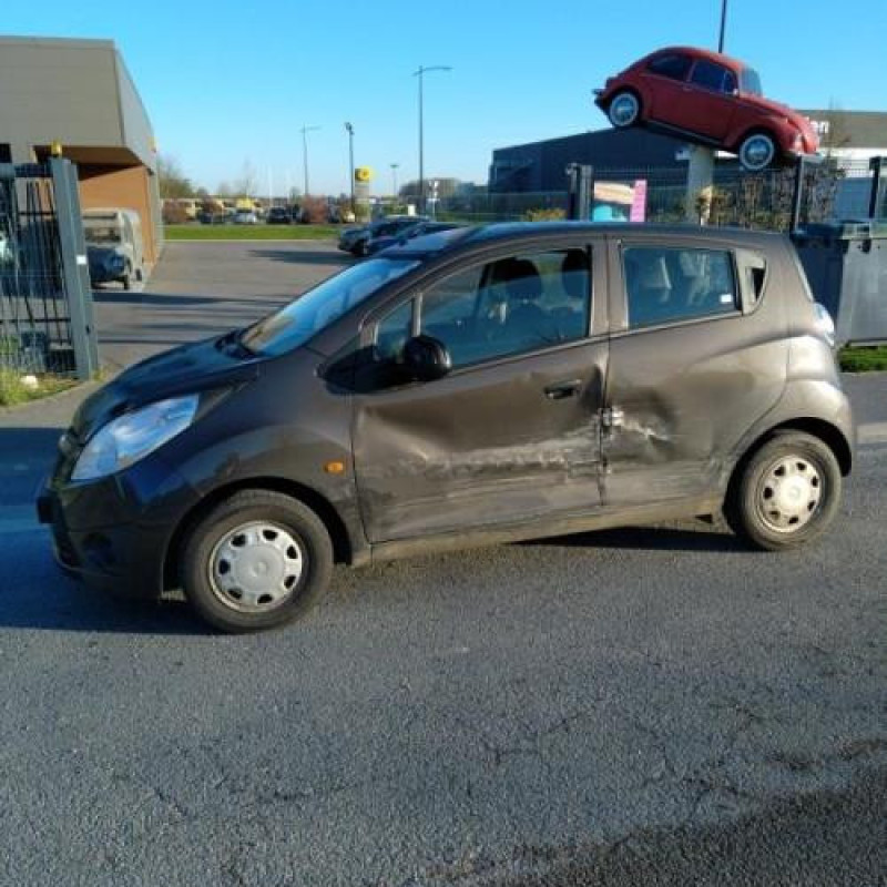 Pare choc arriere CHEVROLET SPARK Photo n°8