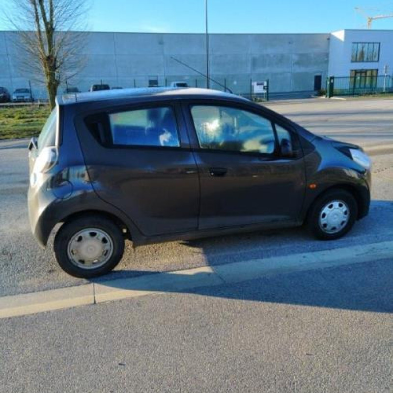 Pare choc arriere CHEVROLET SPARK Photo n°10