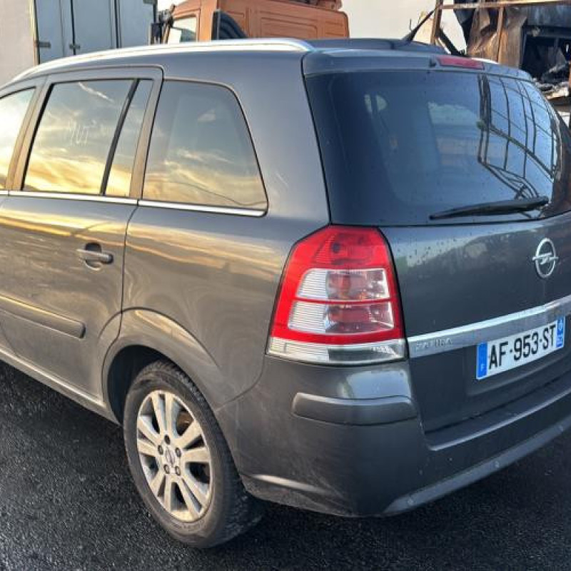 Pare choc arriere OPEL ZAFIRA B Photo n°11