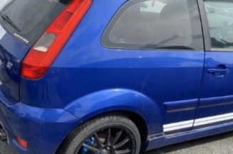 Pare choc arriere FORD FIESTA 5