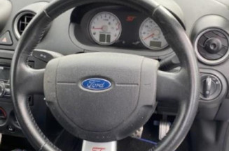 Pare choc arriere FORD FIESTA 5