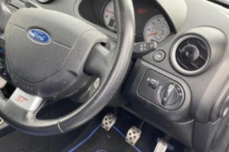 Pompe de direction FORD FIESTA 5